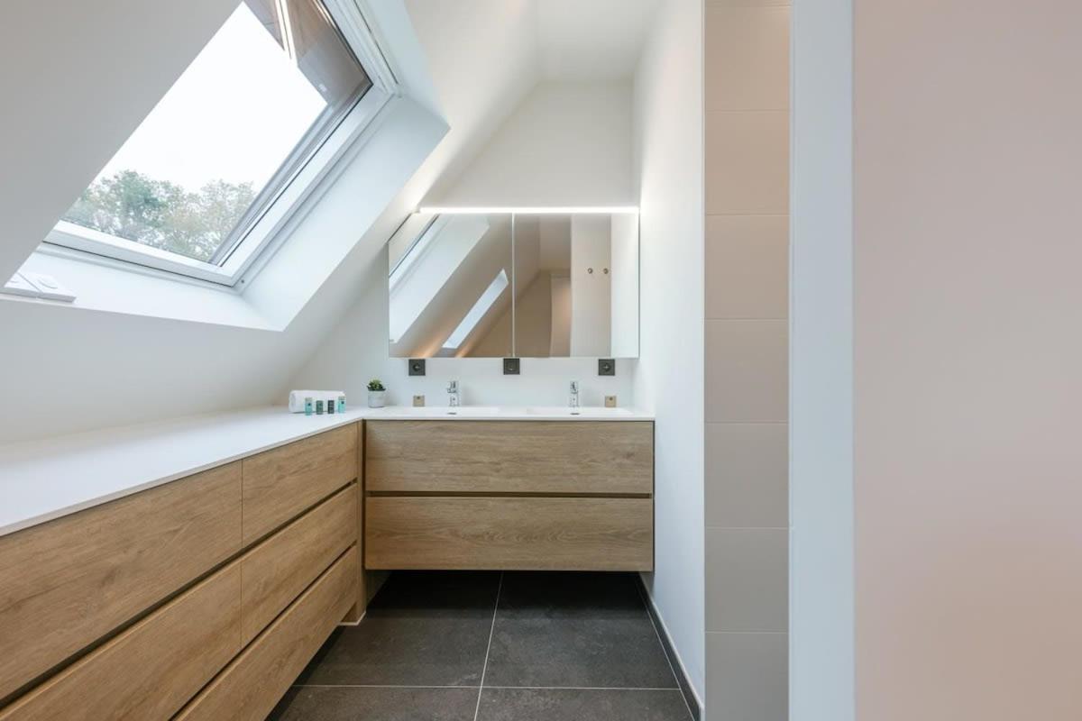 Huswell - Luxurious Apartment With Parking Beernem Kültér fotó