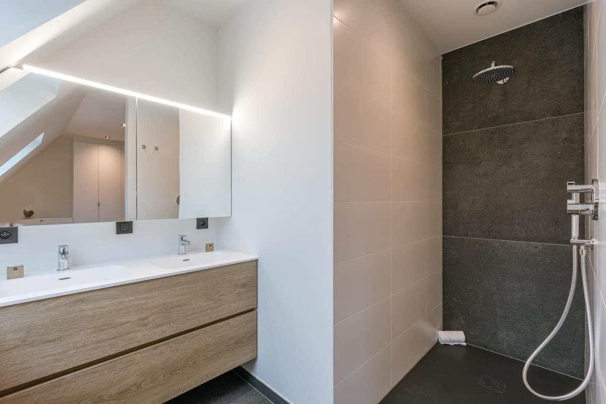 Huswell - Luxurious Apartment With Parking Beernem Kültér fotó