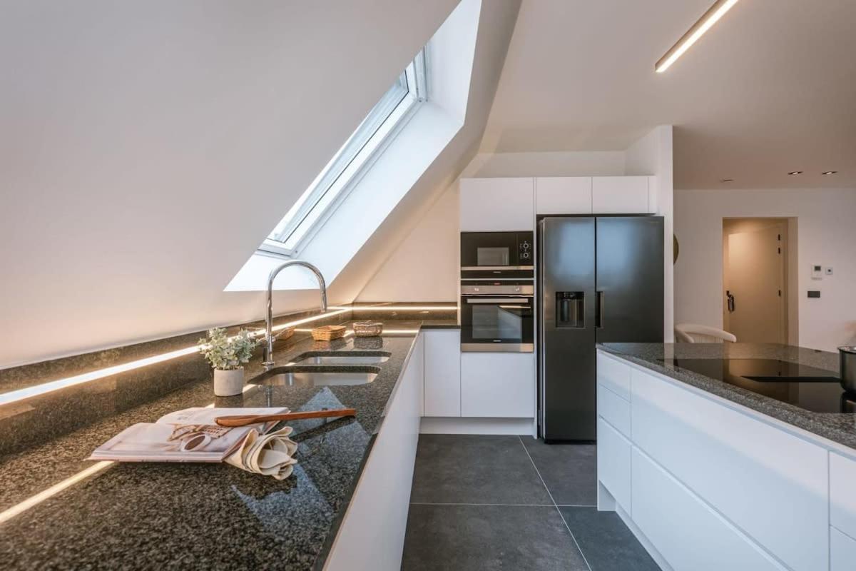 Huswell - Luxurious Apartment With Parking Beernem Kültér fotó