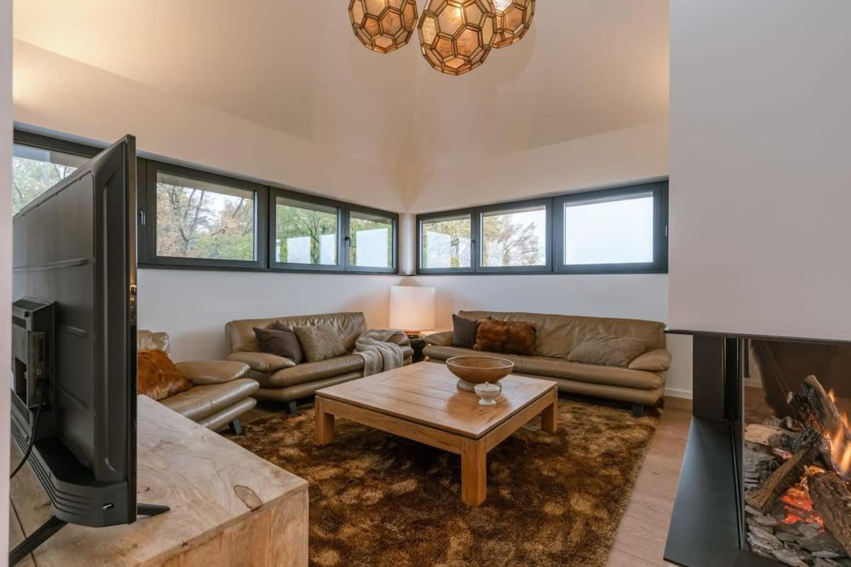 Huswell - Luxurious Apartment With Parking Beernem Kültér fotó